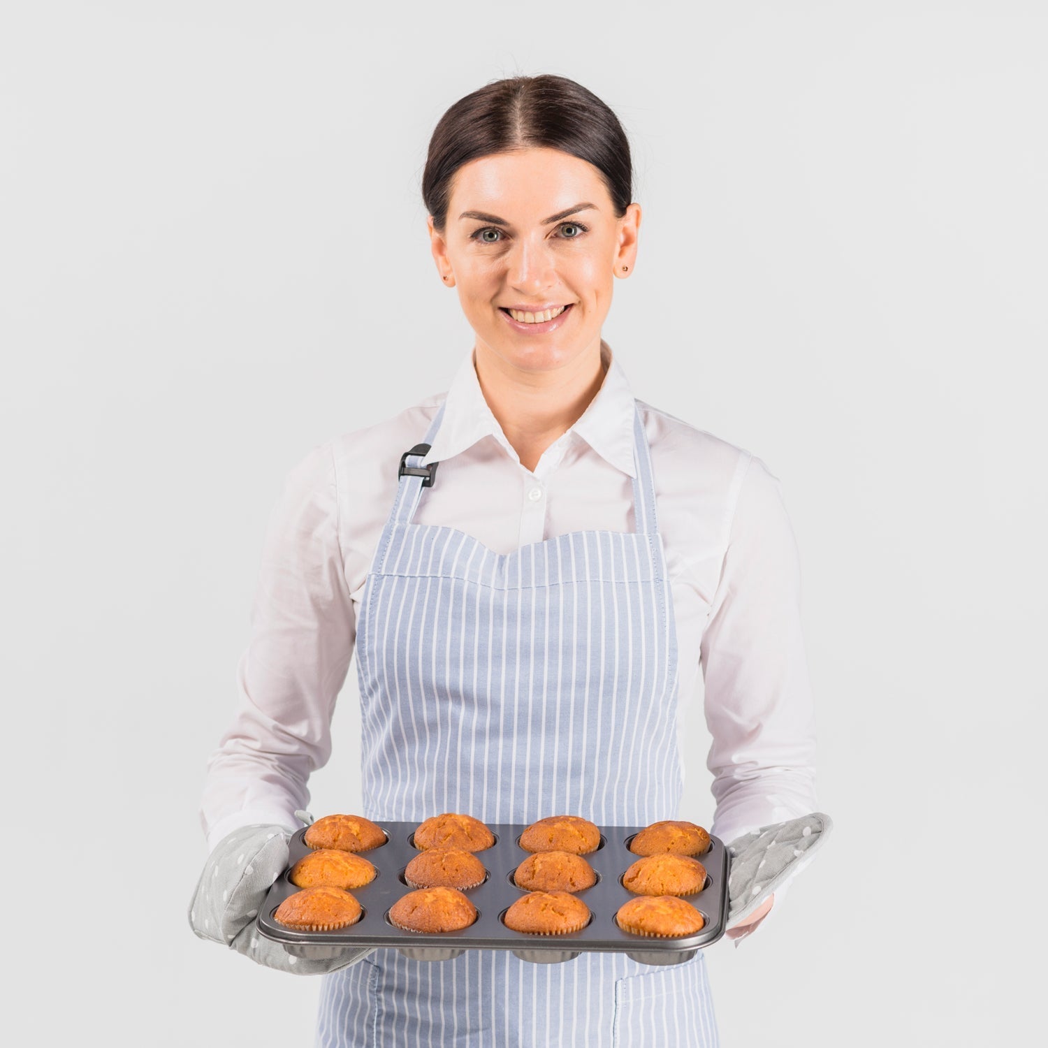Reliable cotton oven mitts for handling hot pots and pans Reliable cotton oven mitts for handling hot pots and pans